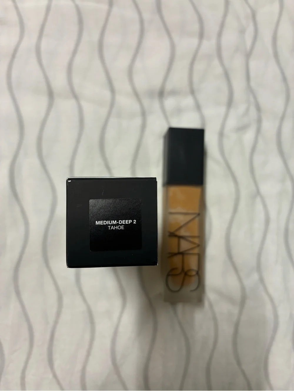 PreOwned NARS Natural Matte Longwear Foundation — Medium deep 2 Tahoe